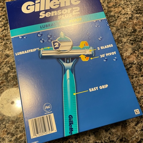 New Gillette Sensor Razor 52 Pieces - Picture 4 of 9